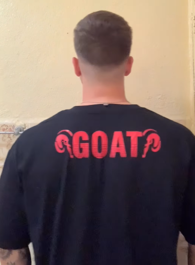 Camiseta Manga curta (t-shirt)- GOAT PRETO